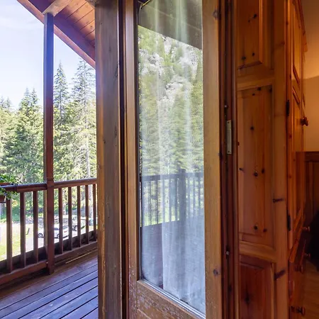 Hotel Alpine Forest & Restaurant