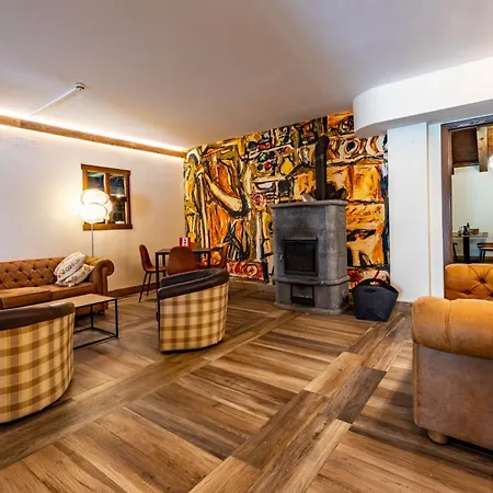 Hotel Alpine Forest & Restaurant