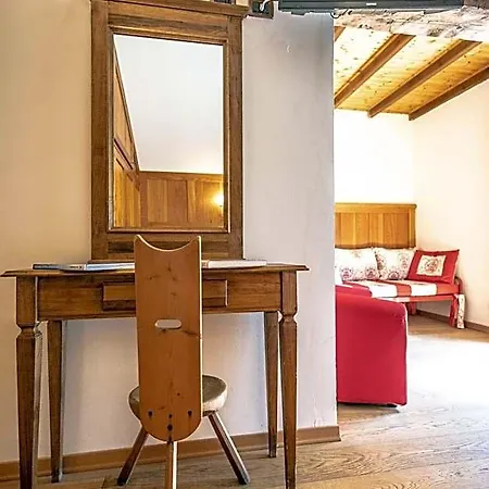 Alpine Forest & Restaurant מלון 3*