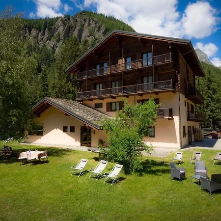 Alpine Forest & Restaurant Champoluc